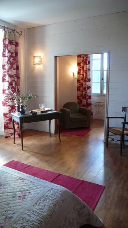 Chambres D'Hotes Logis De L'Astree Saint-Bris-des-Bois Kültér fotó