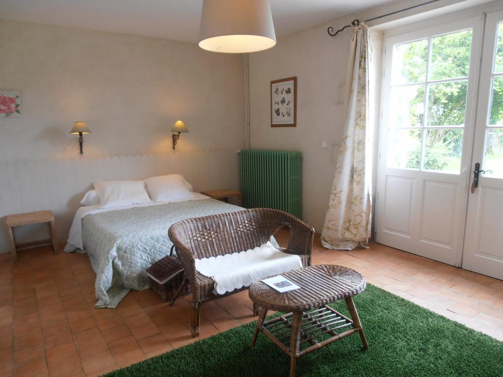 Chambres D'Hotes Logis De L'Astree Saint-Bris-des-Bois Kültér fotó