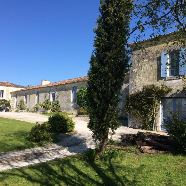 Chambres D'Hotes Logis De L'Astree Saint-Bris-des-Bois Kültér fotó